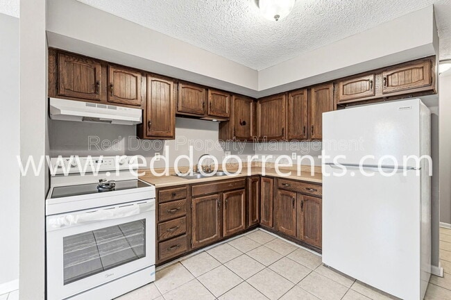 Building Photo - 517 Gibbs St