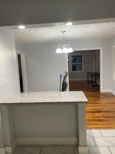 Building Photo - 237 Highview St