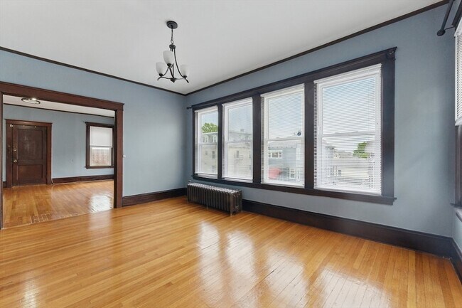 Building Photo - 466 Locust St