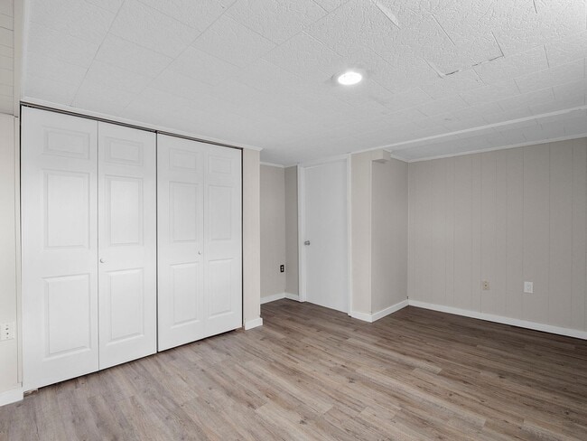 Building Photo - 4 Bedroom/ 2 Bath Home for Rent in NW Roanoke