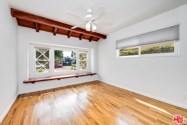 Building Photo - 6629 Sunnyslope Ave