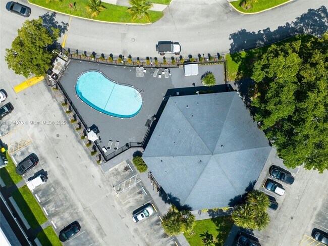 Building Photo - 7900 S Colony Cir