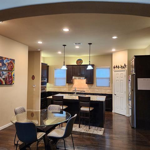 Building Photo - 10082 Drawbridge Dr