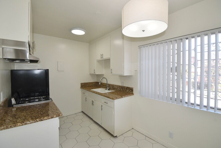 Building Photo - 11204 Peach Grove St