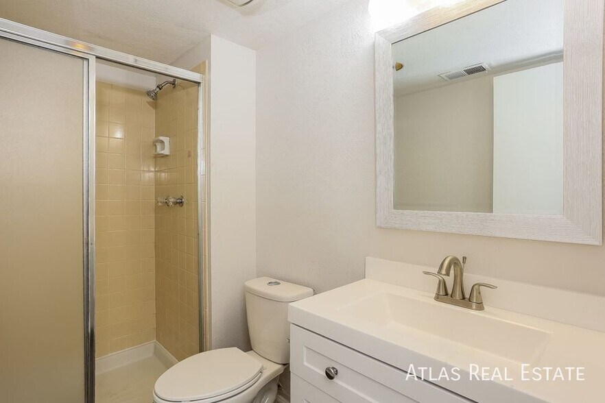 Building Photo - 2760 S Sedalia St