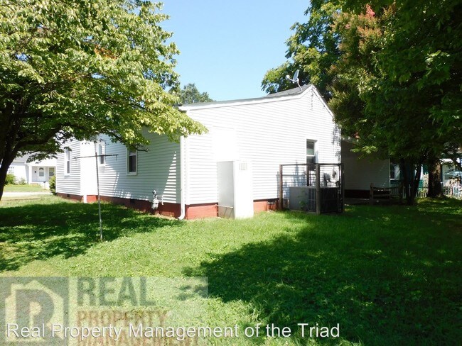 Building Photo - 3 br, 1 bath House - 2512 Yanceyville Street