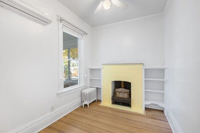 Building Photo - 331 Granby Rd