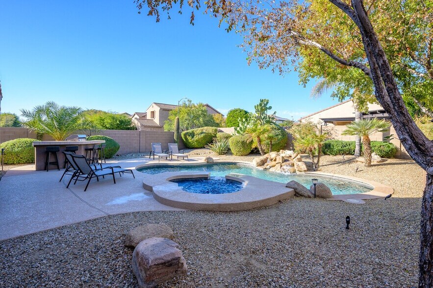 Building Photo - 5538 W Andrea Dr