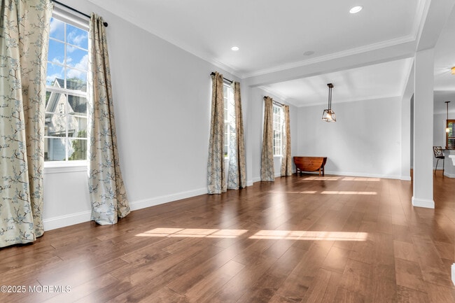 Building Photo - 8 Park Ridge Way