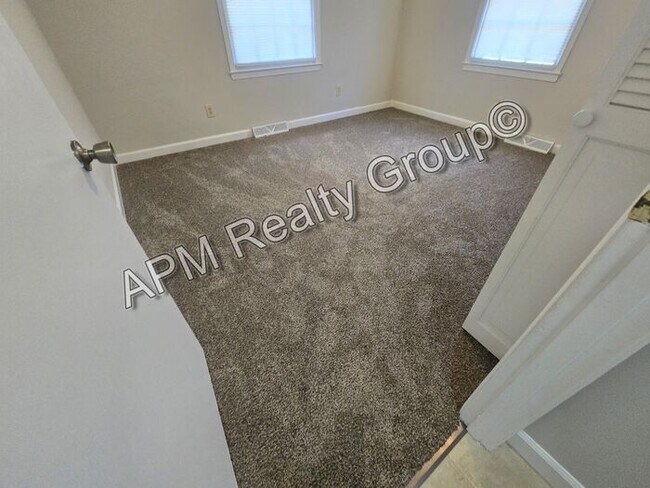 Building Photo - Spacious three bedroom West Columbia home