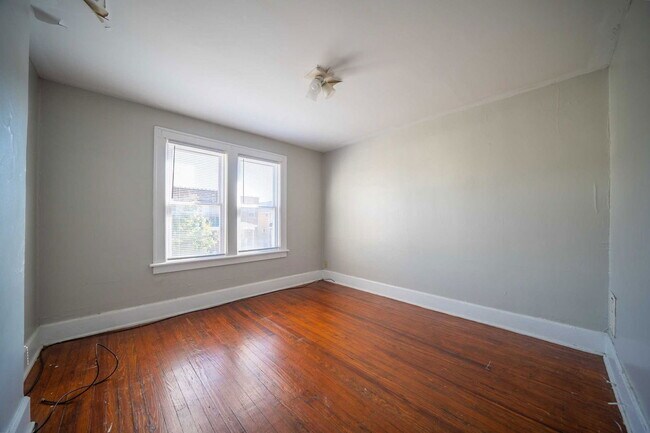 Building Photo - 1451 N 6th St