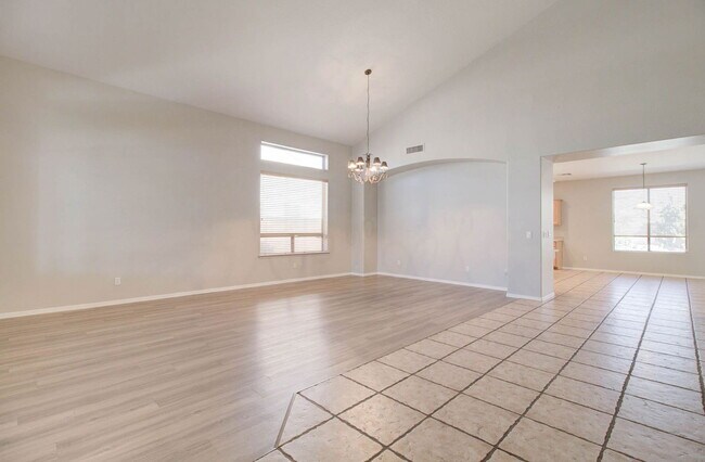 Building Photo - 2026 E County Down Dr