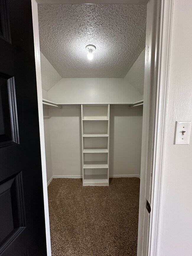 Building Photo - 2507 Dallas Cir