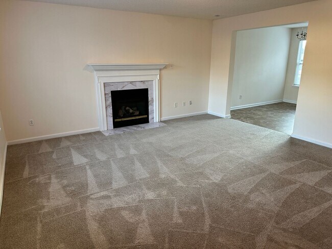 Building Photo - Beautiful Four Bedroom Home in Thompson Gl...