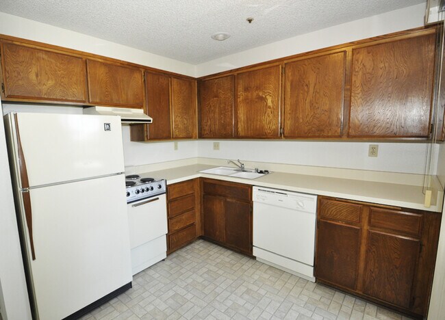 Building Photo - 301 N Ford Ave