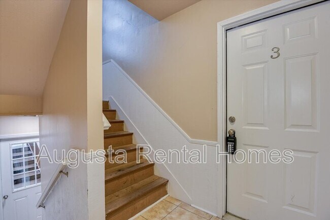 Building Photo - 2905 Arrowhead Dr