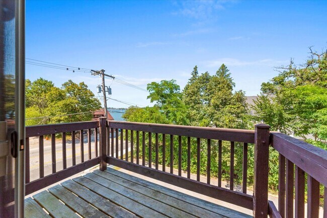 Building Photo - 241 W Main St