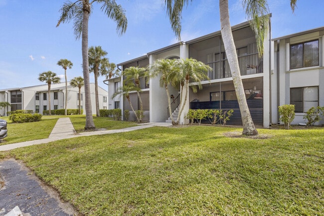 Building Photo - 1004 Green Pine Blvd