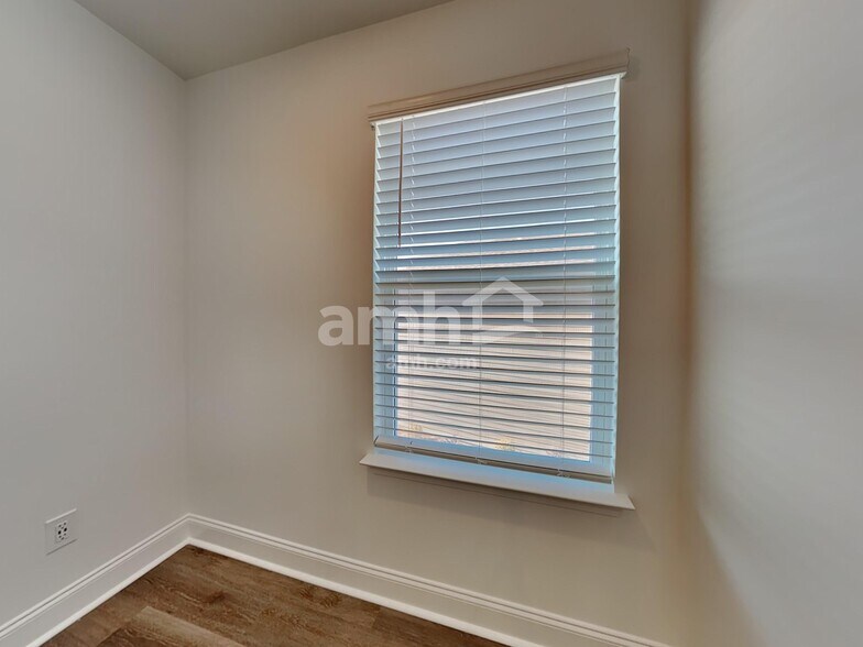 Building Photo - 551 Plumeria Ln