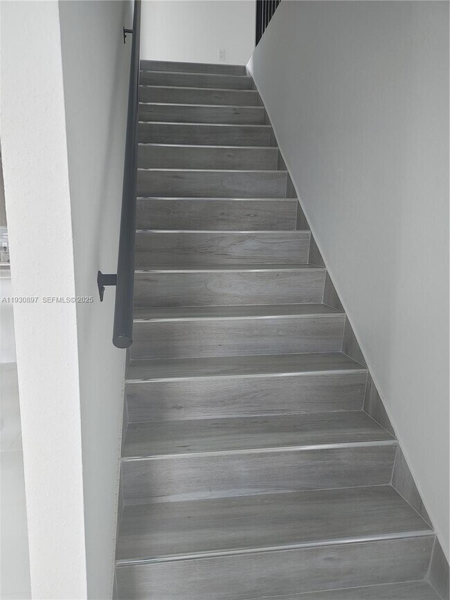 Building Photo - 1167 NW 2nd St