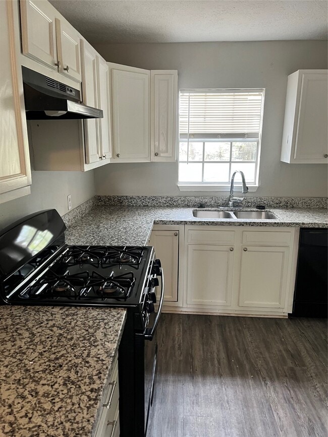 Building Photo - 10533 Barnham St