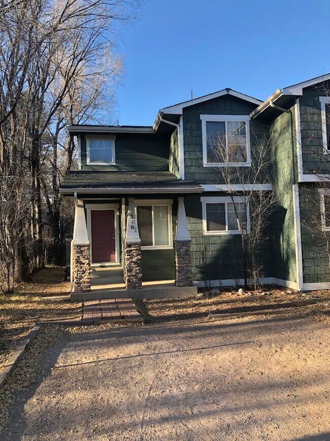 Building Photo - Charming 2br 1.5ba Two Level Condo in District 12 with Fenced Yard