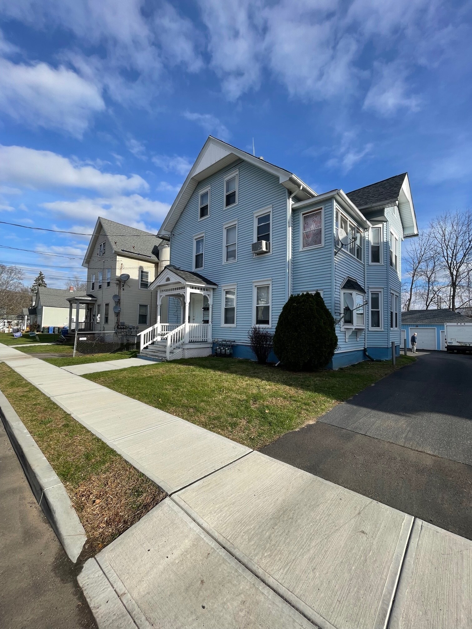 Building Photo - 49 Vine St