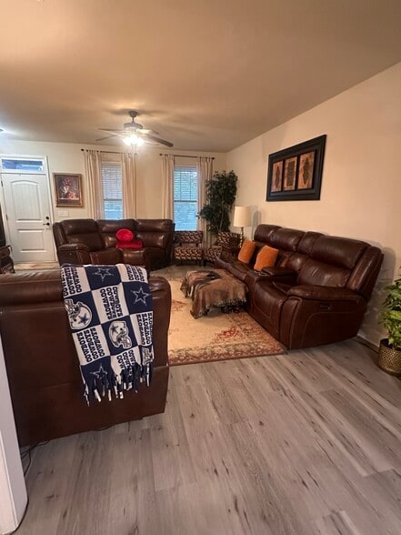 Building Photo - 505 Cranberry Cir
