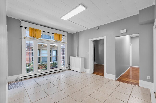 Building Photo - 33 S West St