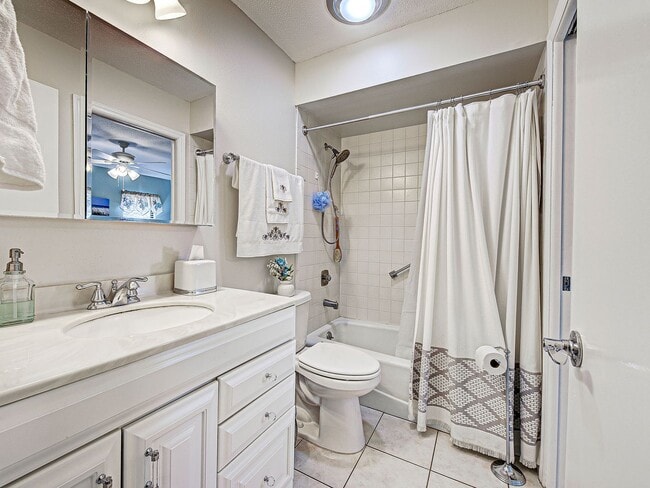 Building Photo - FURNISHED! 2BD/2BA/1CG in Vivienda West - a 55+Community