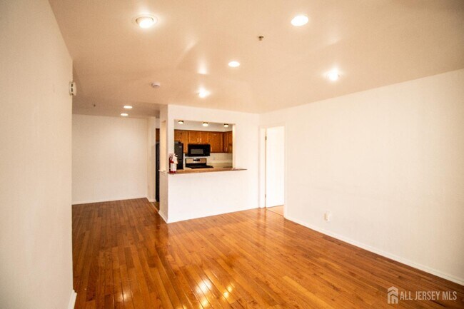 Building Photo - 1337 Waterford Dr