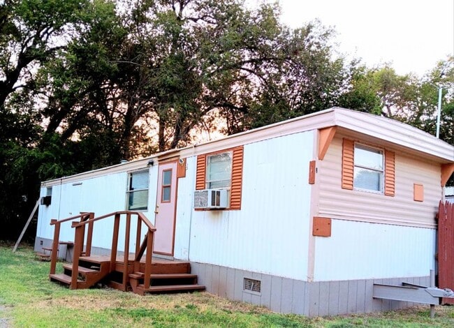 Primary Photo - 4611 Dumas Dr