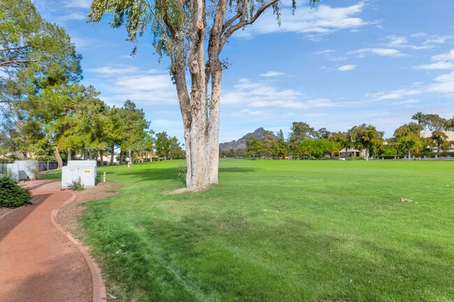 Building Photo - Rates Vary: $1,995 - $2,995