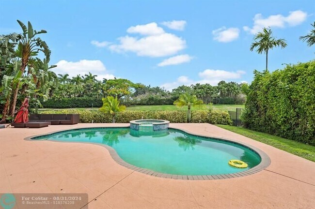 Building Photo - 11515 NW 75th Manor