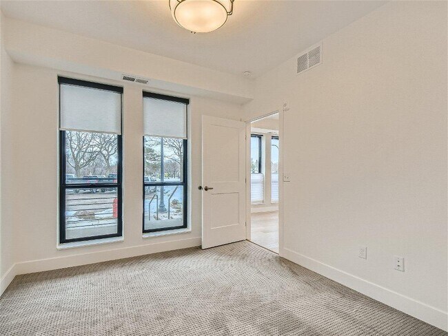 Building Photo - 4745 Minnehaha Ave