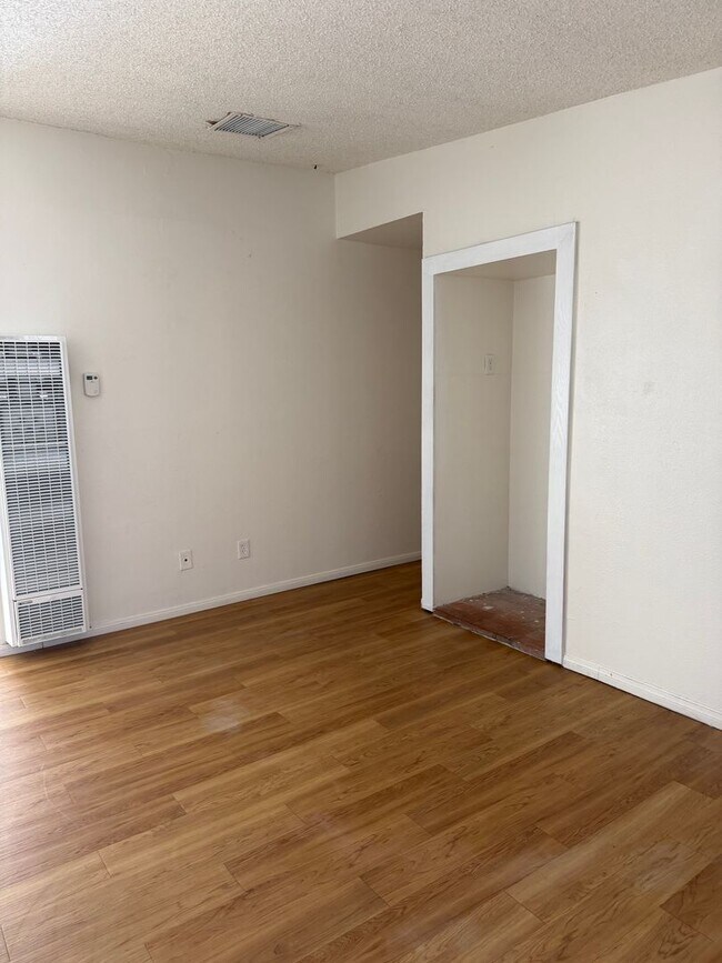 Building Photo - 3BD/2BA Single Family Home with POOL! –  $200 OFF FIRST MONTHS RENTS