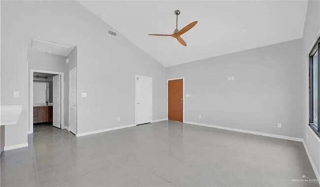 Building Photo - 412 Sparrow Rd