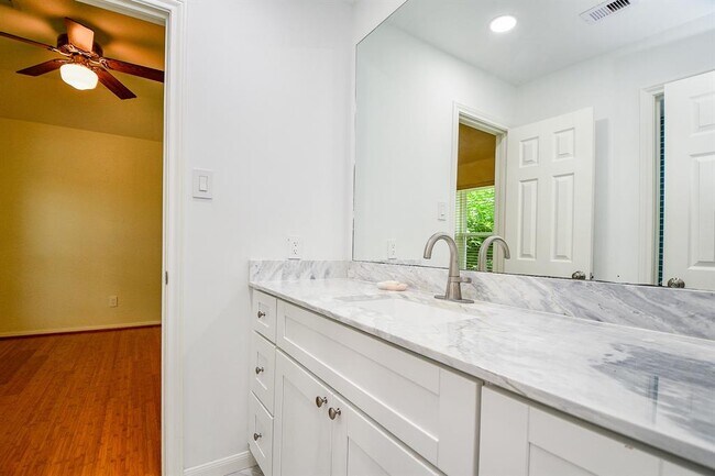 Building Photo - 1307 Remington Crest Dr