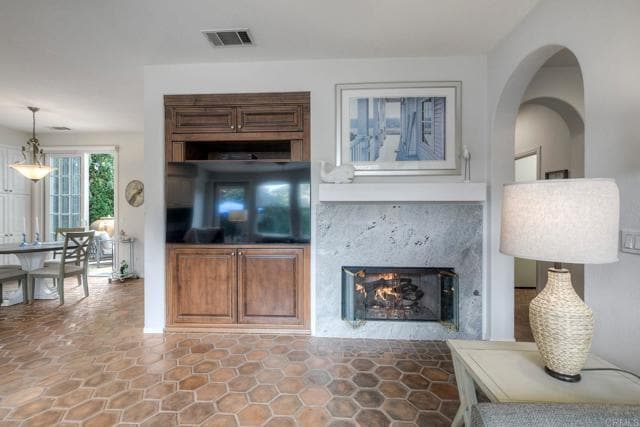 Building Photo - 688 Cypress Hills Dr