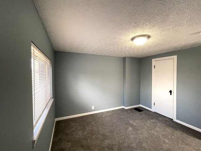 Building Photo - 1285 Linwood Ave