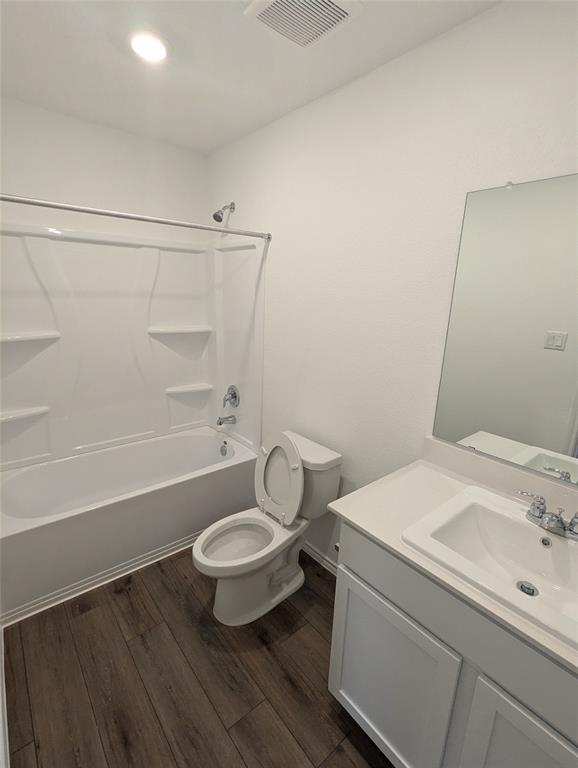 Building Photo - 583 Commander Abbott Dr