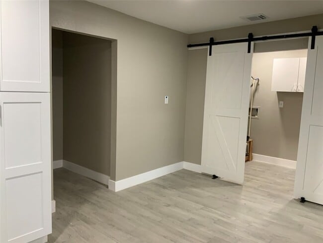 Building Photo - 231 Acker St