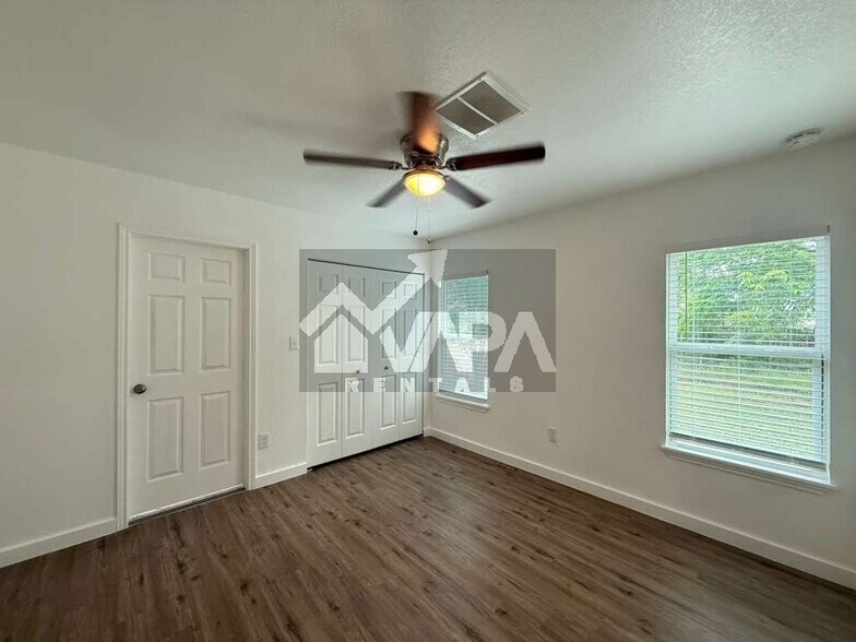 Building Photo - 118 Gaskin Dr