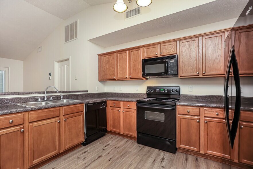 Building Photo - 3128 Sherborne Ct