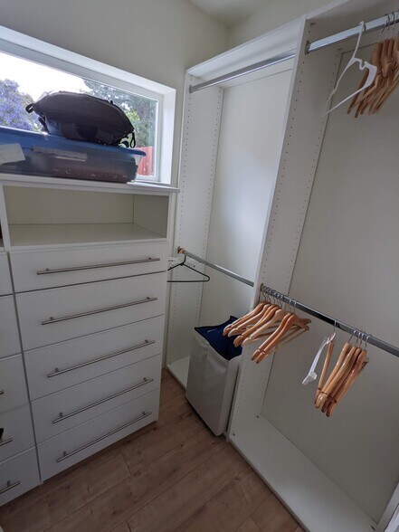 Building Photo - 820 46th St