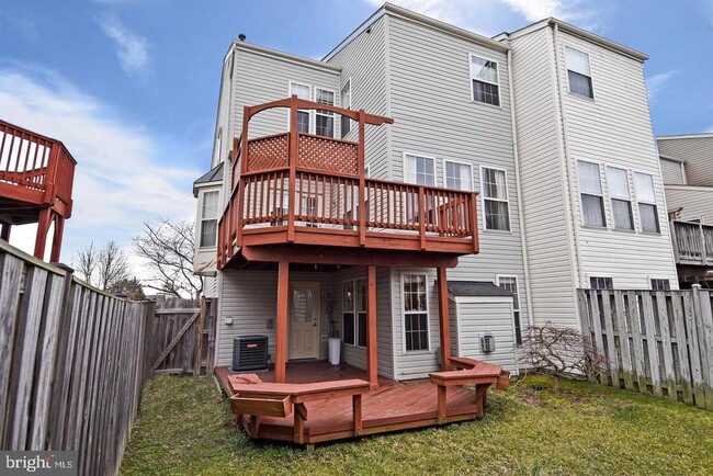 Building Photo - 25445 Carberry Dr