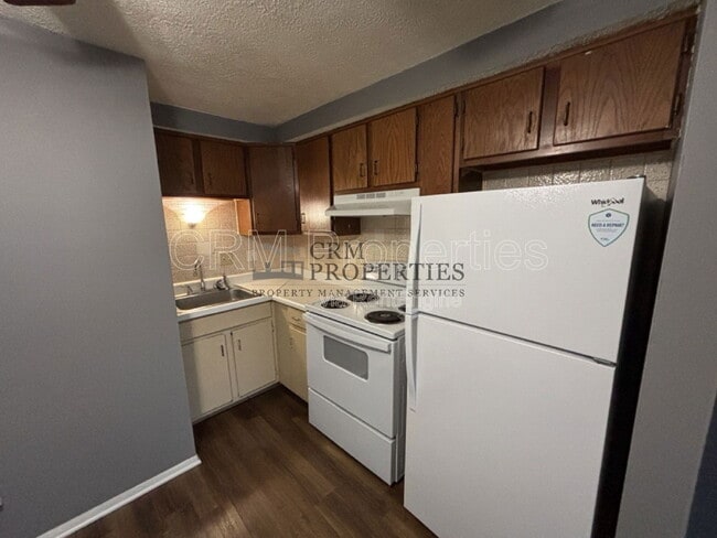 Building Photo - 1330 S Jay St