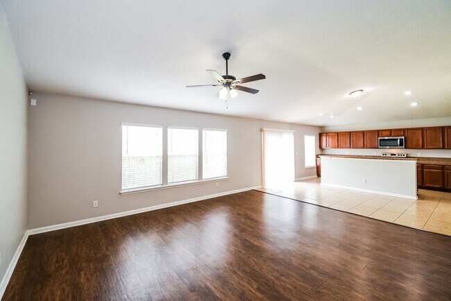 Building Photo - 2285 Brian Lakes Dr E