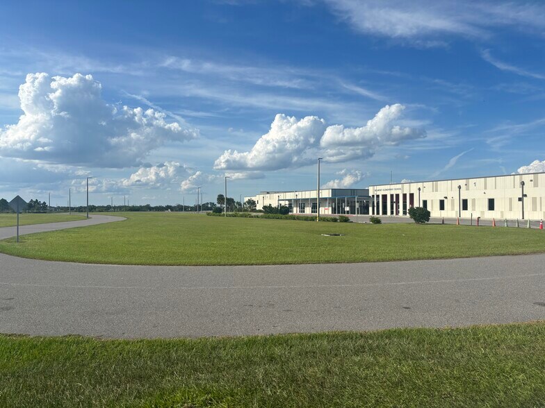 Building Photo - 9663 Channing Hill Dr