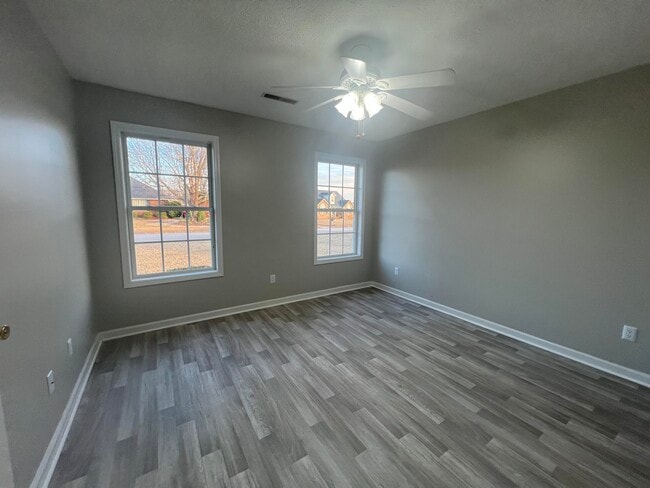 Building Photo - 1240 Inabinet Dr